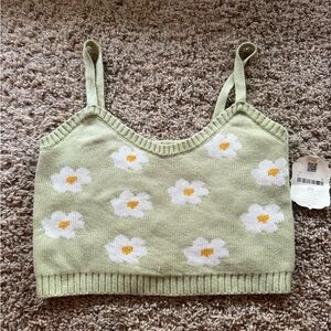 cute daisy cropped tank- altrd state
